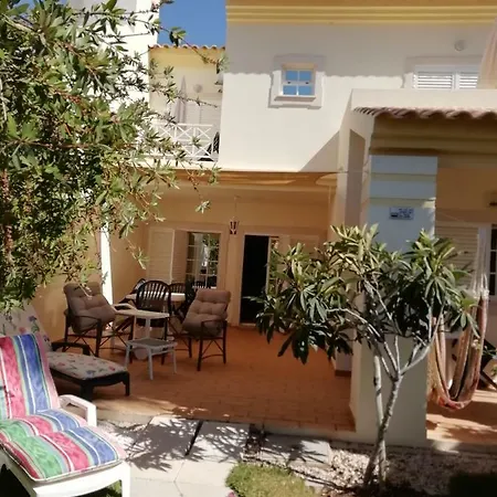 منزل للإقامة Vila Isamar *